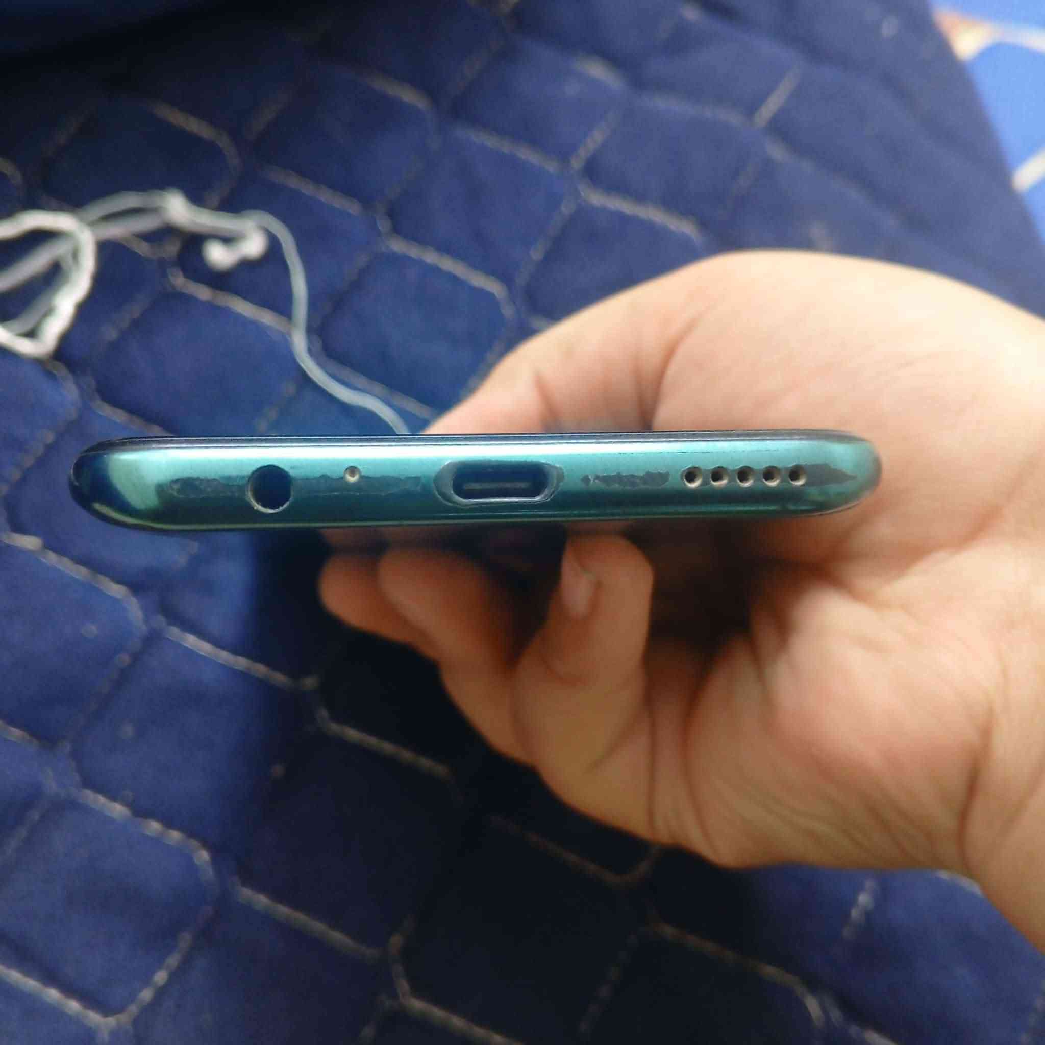 Huawei  Y9 😍
الجهاز نضافه 85٪ 😍
المواصفات 
1.كاميرا 50 MPH😍
2.ذاكره 128 GB😍
3.عشوائية 4😍
4.دقه 4k😍
5.الشاحنة الاصليه موجودة 2 متر😍
6.السعر 60 الف😍
7.شراي تعال خاص😍
8.مكان نجف حي العسكري😍


**إذا كنت صاحب هذا الإعلان وتريد حذفه لأي سبب، رجاءا أرسل رسالة إلى الدعم الفني**