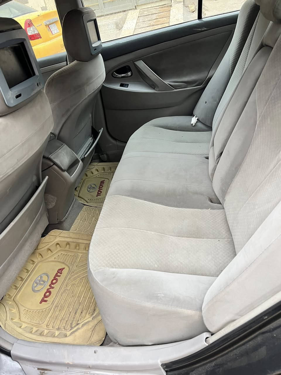 السلام عليكم
كامري 2007 v6
محرك 3500 
هزه ورقم جديد
السياره بااسمي 
مبدل مكينة جديده سعرها ١٣ ورقه قبل شهرين شديتها 
الكير مكفول 
كهربائياتها جاهزه 
تبريد منظومة جديده
صدر السياره جاهز 
باتري جديد  
السعر ٨٧ وبيها مجال بسيط 
السياره يرادلها ترتيب للدعاميات وبطاين بيبان 
بيها اربع بيبان وجاملغ صبغ اثر شخوط 
البجم والصندوك سليم بدون صبغ 
مكان السياره بغداد 
للاستفسار الاتصال ***********
