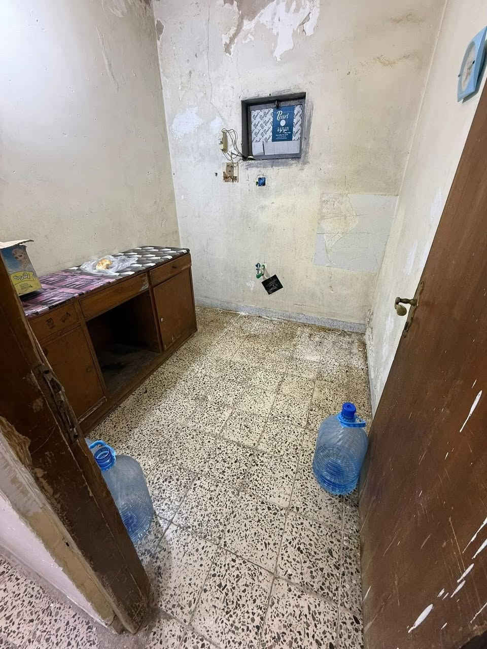 #للايجار في السيدية 

مشتمل طابق ارضي 
مساحة ١٥٠ متر 

يتكون من 
غرفه نوم  كبيره غرفه صغيره
مطبخ 

خدمات صحية 

السعر ((( ٥٠٠ الف دينار )))

للاستفسار الاتصال على الارقام التاليه 

***********

***********

***********
