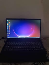 حاسبة لينوفو للبيع جديده استعمال قليل اي مشاكل ما بيها  ترهم للدراسة و...