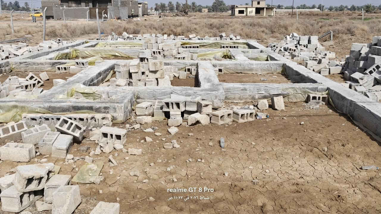 السلام عليكم قطعة أرض 200متر رباط جديد كامل مع السياجات العنوان حي العدل مقابيل  بازيخانة أعبيد السلطان للبيع لأستفسار الاتصال على رقم ***********
