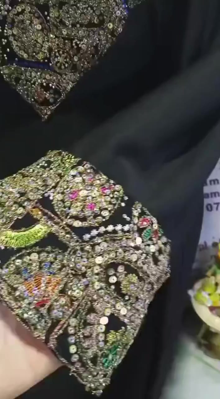 هلوو بنات رح اعرض الكم قطع بيع مباشر تخفيضات الاسعار  مكتوب الاسعار عل صور موجود توصيل لجميع المحافظات للحجز خاص او واتساب ***********
