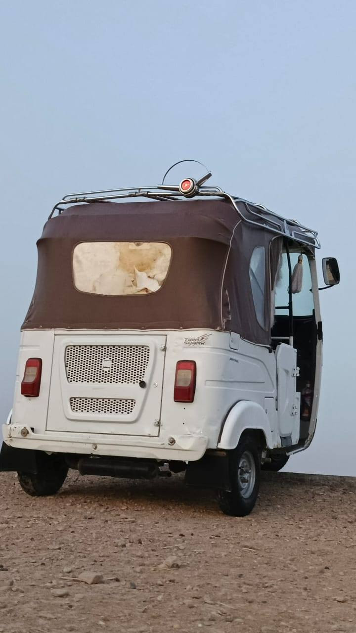 سلام عليكم تكتك موديل 21للببع كشر فقط بارد بل لغد. مكينه مجفته شركه مداور ثاني يوم سعر ب 5 ونص قفل شراي اتصل ***********
