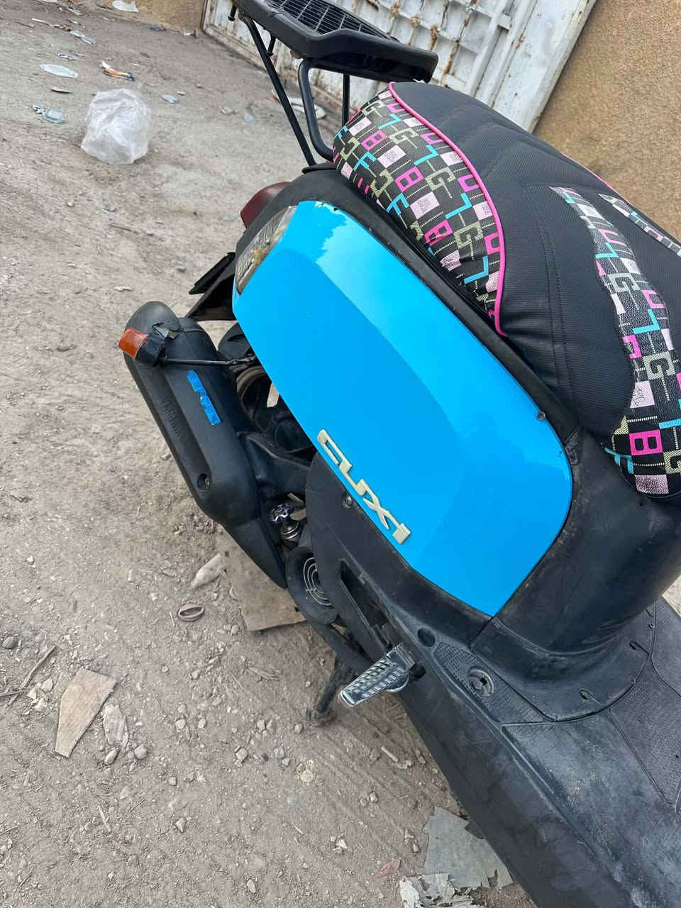 بوليس مكفوله من كلشي فقط الكفرات تجاري مكينه ناعمه سلف وهندر نكره كهربائيات فول السعر ٥٠٠ وبيه مجال   العنوان بغداد الاتصال او مراسله وتساب ***********
