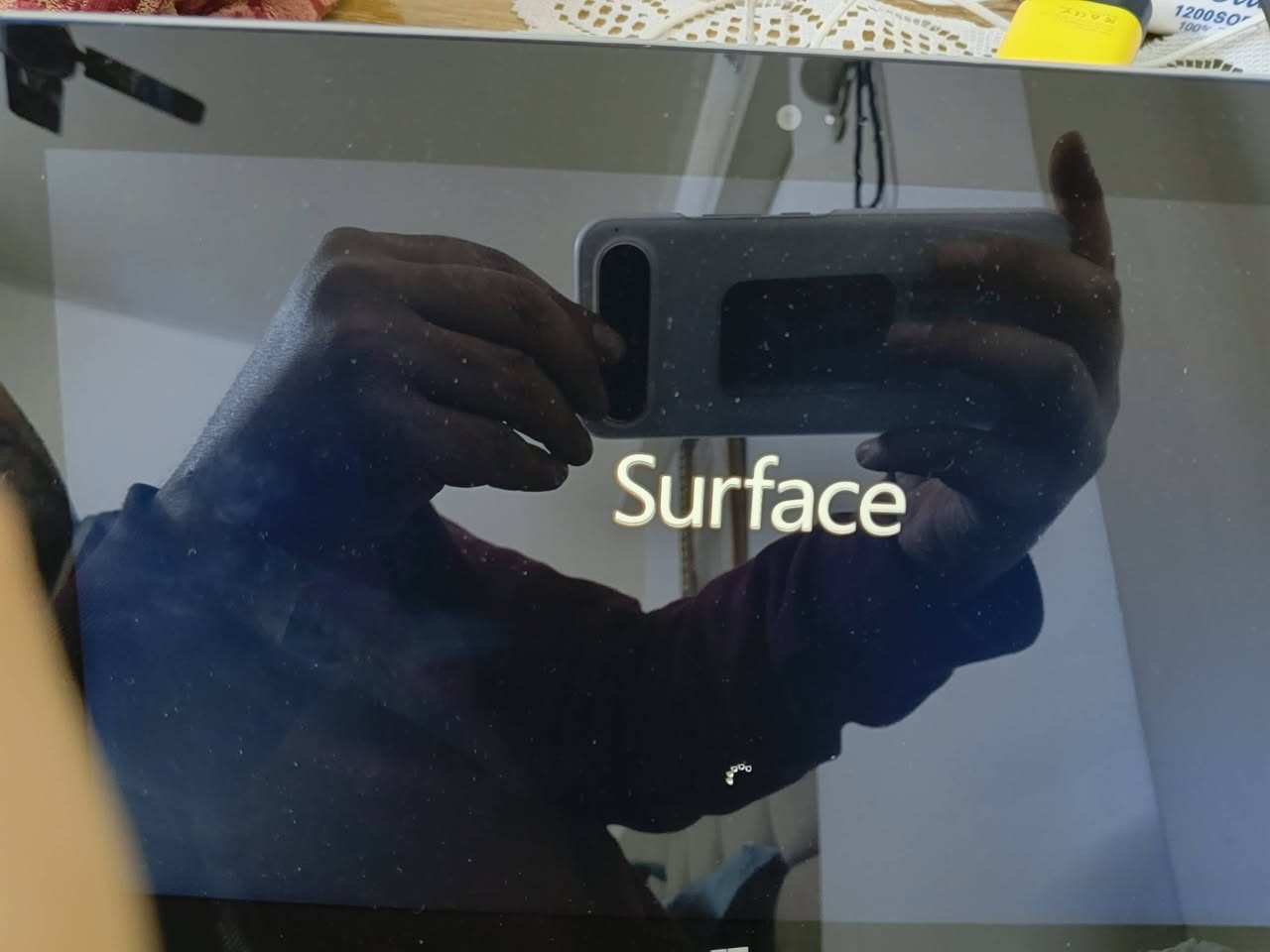 للبيع جهاز Surface RT 32GB
الجهاز نظيف وشغال، شاشة لمس ممتازة
وياه الشاحنة الأصلية 🔌
ملاحظة: الشحن عاطل (يحتاج تصليح أو تبديل بطارية)
ابيع فحم 
السعر: 60 شامل التوصيل 
المكان: بغداد
***********
