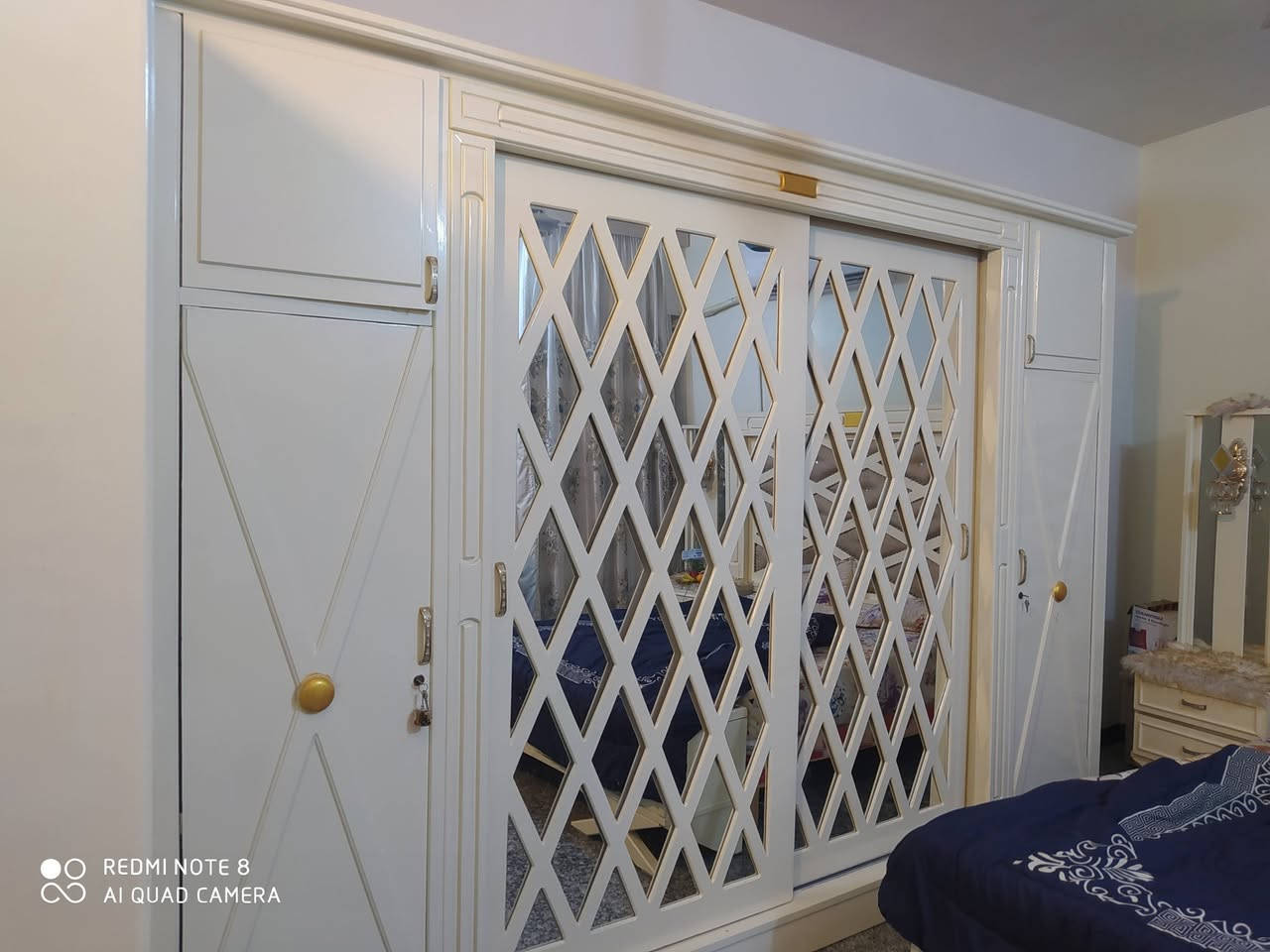 السلام عليكم غرفه للبيع نجاره علي شغل درجه اولى فصال تركي طابقين سلايت للبيع  ***********
