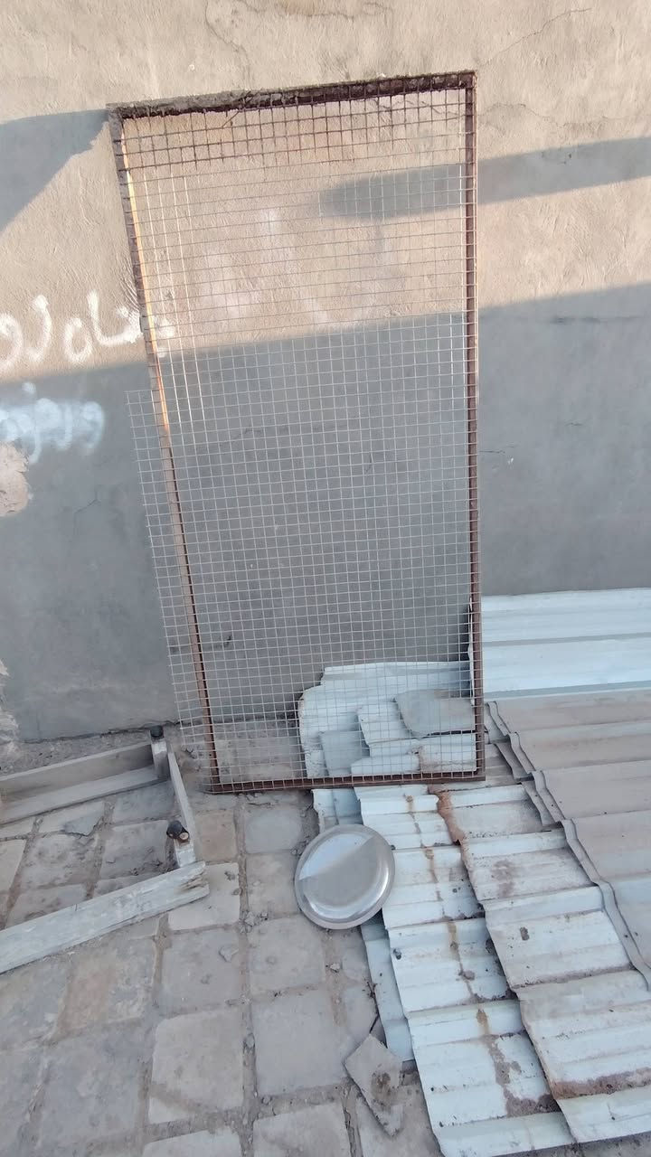 السلام عليكم عندي سياج حديقه طوله 5 أمتار وعرضه 2مترين ونص وبيه باب ينقفل كله بي ايسي وداير مادير مسيج بجينكو لن اريد اشيل عارضه للبيع مكاني النجف الاشرف سايدين المطار الجديد مقابل جوهرة العرب مثلجات الاوال فرع الترابي وهذا رقمي *********** اتصل وبيك خير وتدلل وعارض نانو صحن جديد صالي من أخذته شهر هم للبيع جديد برغي مامفتوح بيه
