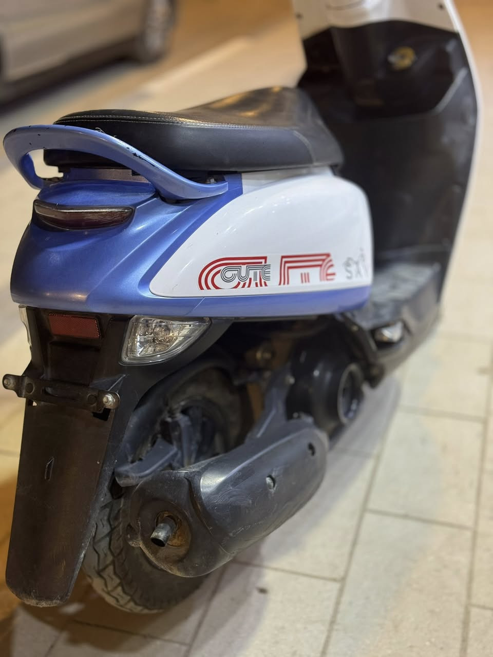 السلام عليكم دراجه بوليس ما مفتوحه ابد ولا طابه مصلح بس بيه خيط تبخير توه بادي بيه رايده 700وبيه مجال للشراي وانه بخدمته مكاني البصره قضاء المدينه بني منصور الي يريده يراسني ***********
