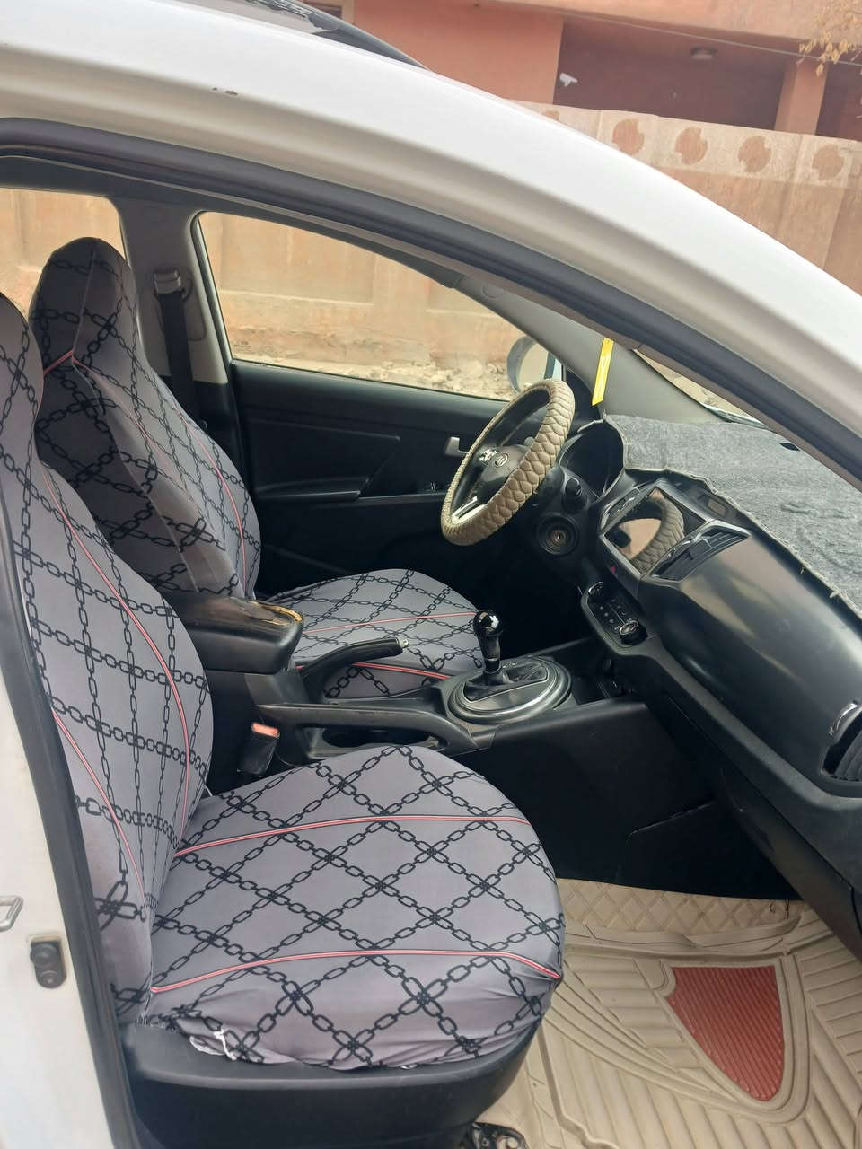 سلام عليكم كيا سبورتج خليجيه مكفوله من صبغ وضربه ماعدا خدوش وكم رصعه السياره بحاله جيده استخدام شخصي مديل ٢٠١٤بسمي ١٤٠ وبيها مجال مكاني بابل ***********
