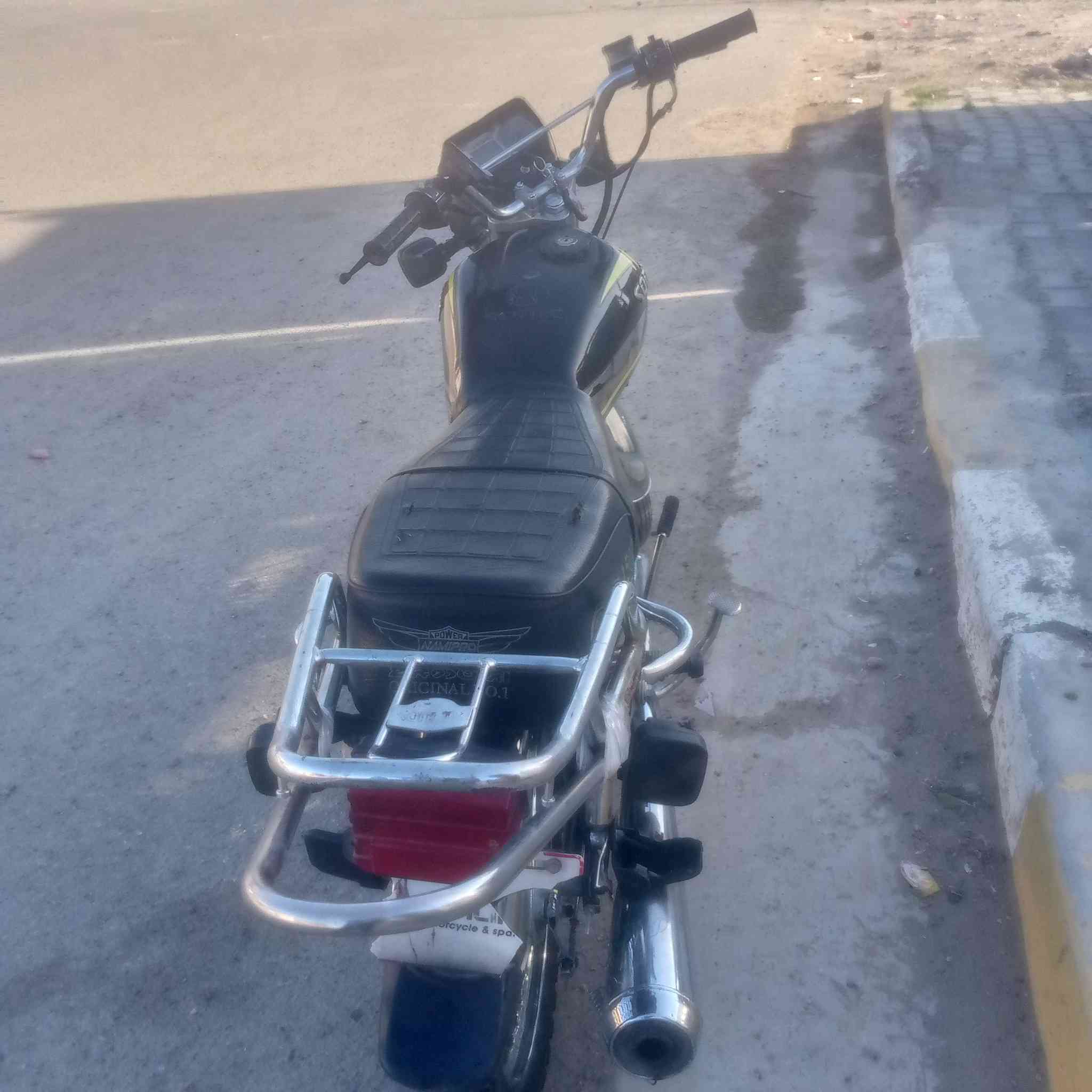 سونك موديل 23 أوراق 
4 كير هندر مكينه ناعمة ومريحة 
يي نقص مابيها كهربائيات كلها شغاله نكره 
بغداد الحسينيه ***********
450 بيه مجال
