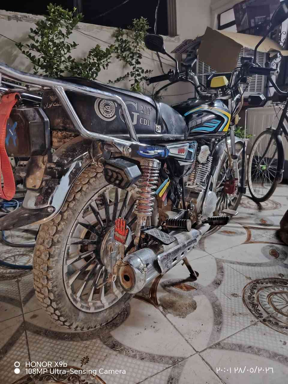 سلام عليكم متوازي عل بيعته نضيف عل فحص شرط
سعره 675 وبي مجال 24محدث 25
***********
