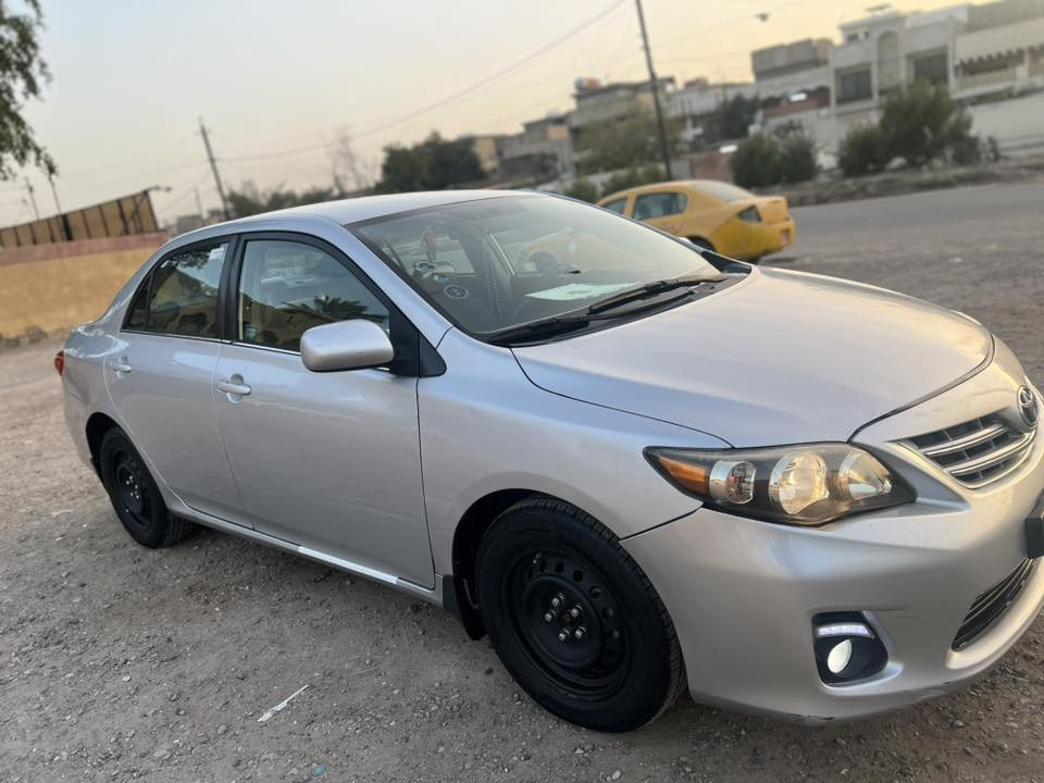 للبيع تويوتا كورلا 2013 نظيفة
كير ومكينة ما مبدلات، نضيفات، تبريد ممتاز، السنوية 2027، رقم بغداد.

ما بيها صبغ، فقط جاملغ بسيط بالهلال الأمامي الايسر والجاملغ لايمن مبدل أصلي نفس اللون.

بيها ضربة بالغد ما واصلة للشاصي، السيارة خير من الله.

صدر جديد صارله شهر من شادّه، استعمال شخصي، 

ابيع سونار

السعر 125$ قابل للتفاوض للجادين فقط 

الاتصال .***********
