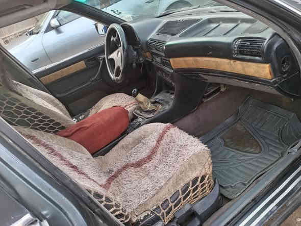 السلام عليكم للبيع بي ام دبليو حجم 735 مديل ٩٢ رقم نجف تحويل مباشرمحرك اوكير ابلاد كير عادي محرك اوكير مكفولات حداديه جديده تخم تاير جدد مكفوله من  الكلبه السعر ٢٥ ورقه ***********
