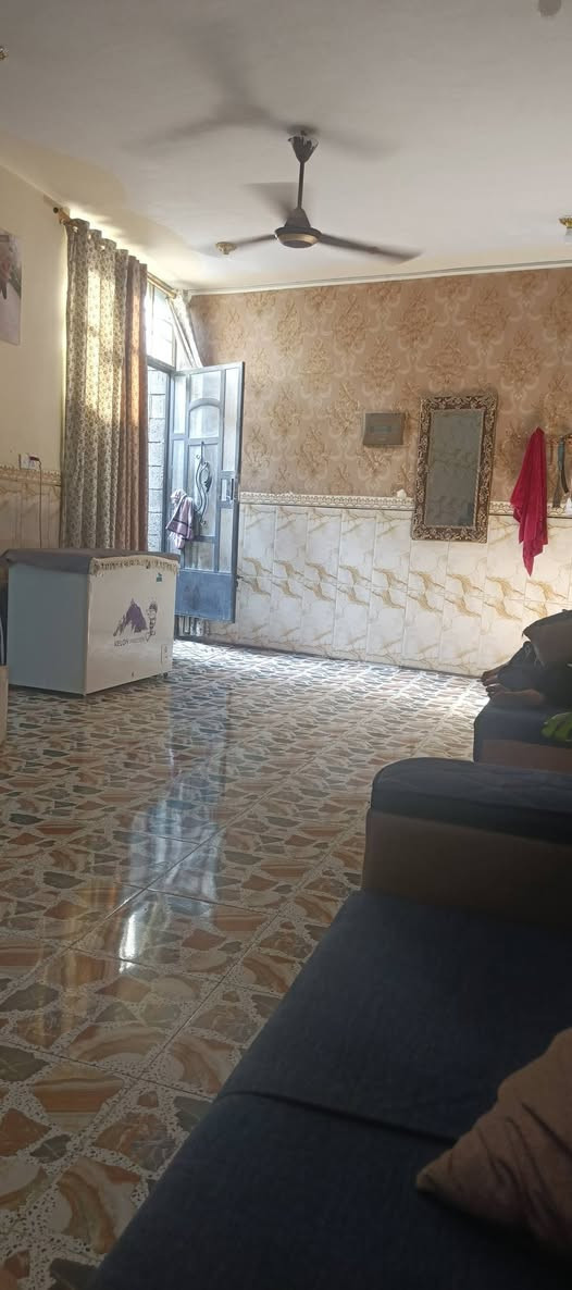 دار للبيع المساحه ١٦٠ 
يحتوي على استقبال مطبخ صاله غرفه منور داخله حمام
غرفه فوك سطح شتايكر
لبيت قاط ونص 
هوا واثاثه من عدا الغرفه
تقاطع النهروان الخنساء بدايه الخنساء
لسعر ٦٥ 
***********
