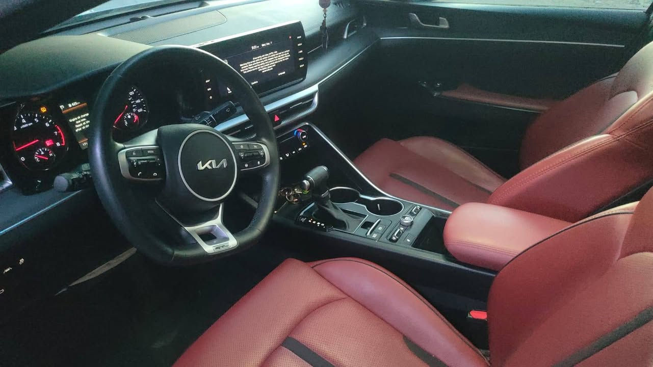 السلام عليكم K5موديل 2023امريكي حادثها قبق صندوق مبدل بخليجي جيتي لاين دفع رباعي ماشية 22الف مايل سياره جديدة استخدام قليل اني استوردتها على ايدي مكانها بغداد الشعلة ***********
