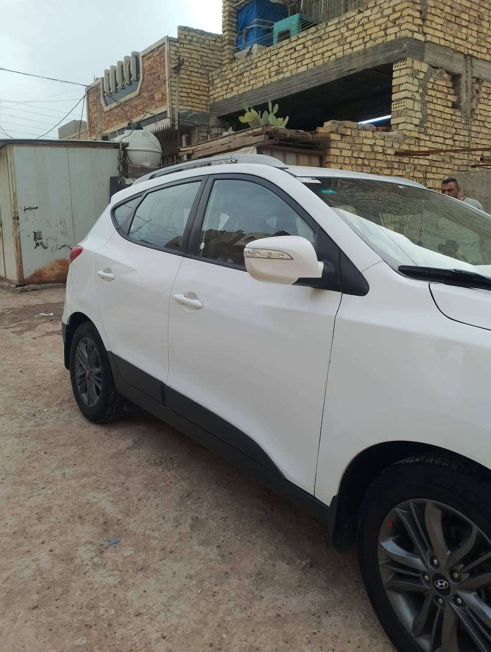 السلام عليكم
توسان للبيع 2015 
بيه قطع صبغ 
نقص غاز تبريد شغال 
مكينة 2000 دوش 
خليجي 
رقم واسط إنكليزي 
السعر 120
بغداد الحسينية قرب مرور الحسينية 
***********
