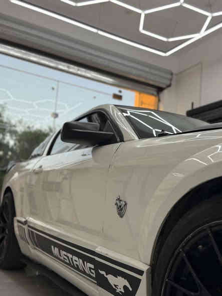 سلام عليكم شباب الحلوين عيني
موستنك 🐎 

موديل 2009 

لون ابيض 

سيارة حادثها بدنه وعلى حطتها  خفيفه كلش  سياره ابيع حزام علمود لا دكلي شبيها ومابيها 

سياره نصبه حلوه تخبل شلعه معدل طياره 

مبرمجه كت كامل مكمل  من مرواح من بانزين صرف كلشي 

ادامه كامله مكمله يم سرمد الامريكي. 

لدات ماركه ماخذهن 250 الف 

اناره بيها خارجيه وداخليه  

سنويه بااسمي تحويل ثاني يوم 

وياله مال هليكات بيها تخم كامل 

سستم صوت كامل بيها يعني سياره كلش كلش معتني بيها الله شاهد 

تبريد شغال كله شاشه ايباد بيها ماخذها 250 دولار 

سعر شباب مال بيع ومحتاج والحمدلله على كلشي65ورقه بس تونس ياعراقي  

 

مكاني  بغداد ***********

نقص فقط بل سياره صدرها تعبان عيوني

وشويه بيها عته خفيفه اثناء دوسه للاخير وبس باقي كله تمام عيوني
