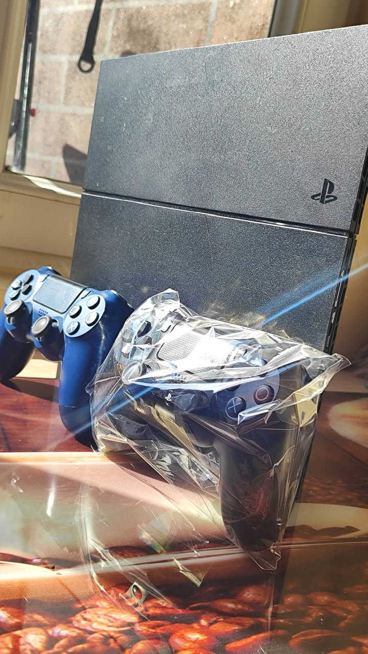 للبيع بلي فور مهكر نضام 10.00 فات مستقر جهاز كبس ممفتوح ويا يدات ثنين والعابة نار 🔥 500 كيكا سعرة 240وبي مجال مكاني كركوك ويوجد توصيل لجميع المحافظات العراق لتواصل ***********
