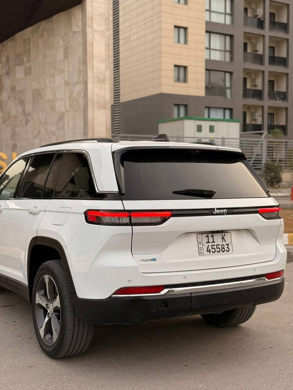 السلام عليكم
جيب كرانـد شيروكي 4XE 2023
جديدة بمعنى الكلمةة
حجم المكينة : 2000 تيربو + هايبرد + شحن منزلي
اللون . ابيض 

ماشية : ،،،16  الف  

فول مواصفات 1/1

1. بنوراما فتحتين 
2. بصمة تشغيل وابواب 
3. تشغيل عن بعد
4. حساس ورادار خلفي
5. كشنات جلد
6. كشن السايق خزن ميموري
7. كشنات كهرباء
8. صندوق كهرباء
9. حساسات خلفية
10. قطع تبريد
11. إشاير بالمري
12. رادار أمامي
13. رادارات 360 درجة 
14. ثلاث وضعيات قيادة
15.شاشات راكب وسايق 
16. كير ماوس
17. نظام منحدرات
18. هيتـرات بالكشنات
19. ويل كب كروم
20. لايتات لد
21. بكلايت لد
22. كشافات
23. بصمة أبواب وتشغيل وصندوك
وبعد هواي مواصفات 

مكانهة بغداد تحويل ثاني يوم

معروضة ٢٧٥  وبيهة مجال

***********
