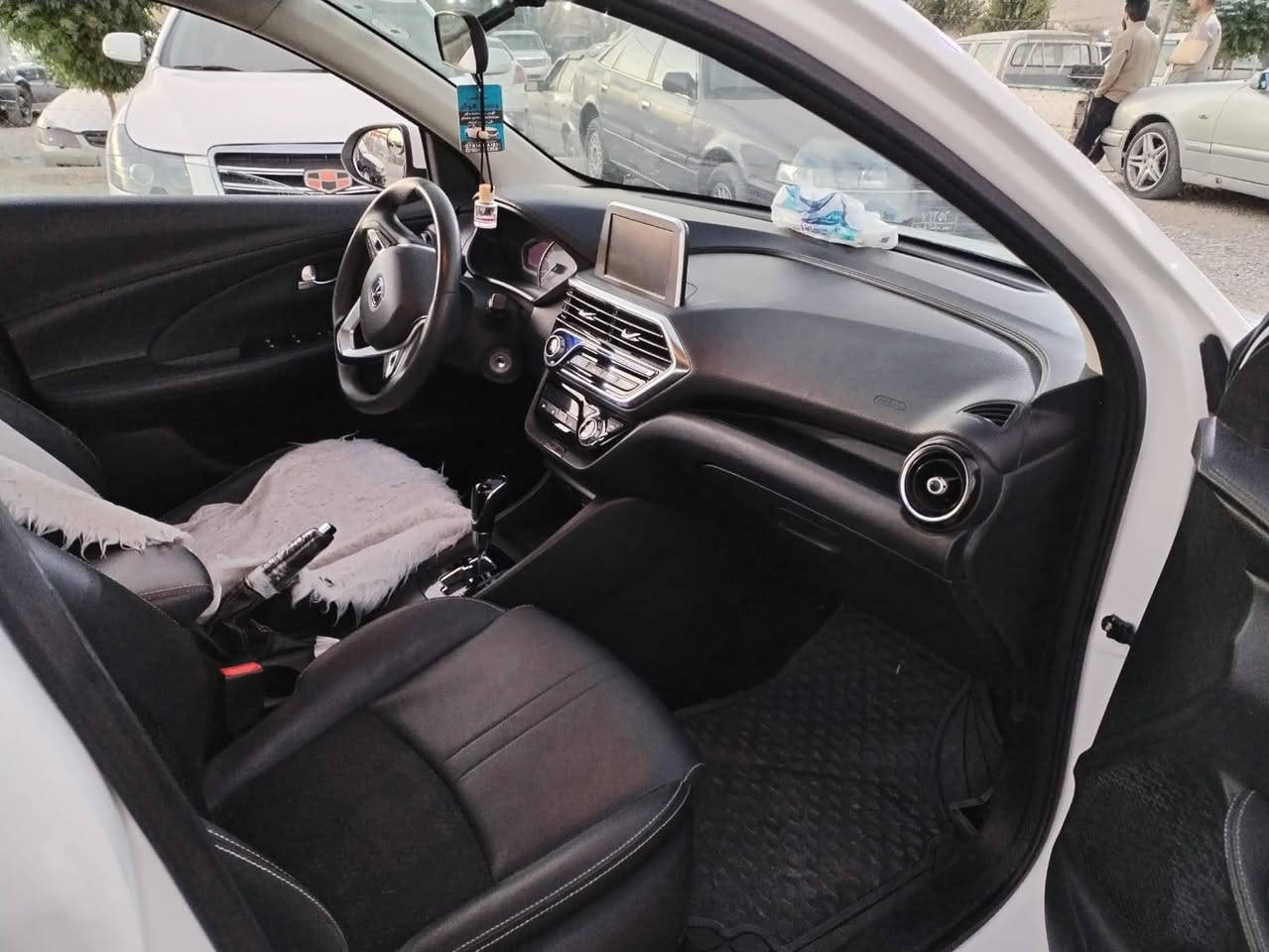 شانجان السفن
السعر: 75 ورقه بيها مجال 
مكينه:1500cc
الضرر: حالوب بسيط فقط 
فول مواصفات 
الموقع: اربيل
للاستفسار:***********
