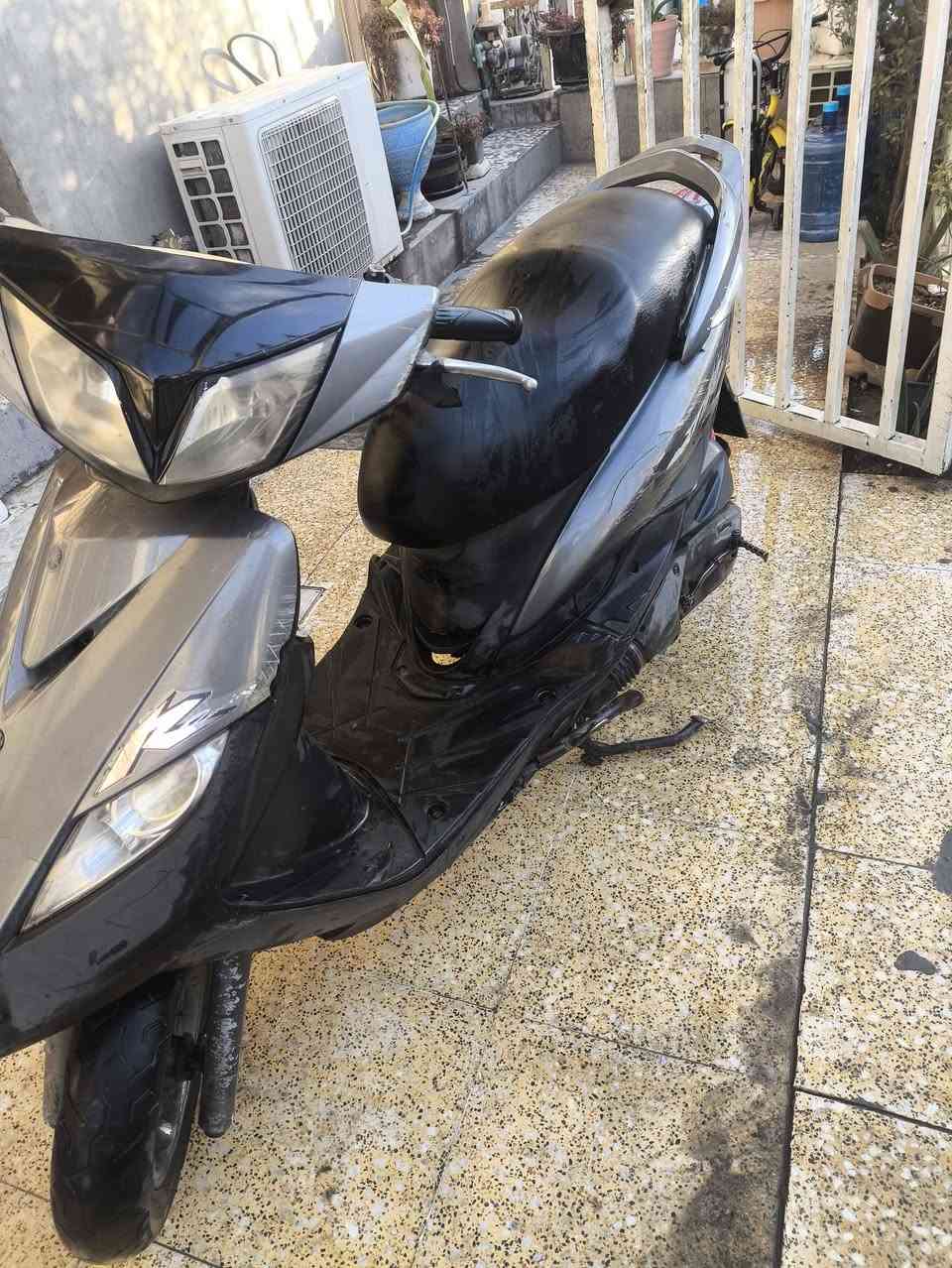 السلام عليكم ماكس ثعلب 140 صار شهرين من نزلتهه رمبه مكينه مكفوله دراجه مابيهه أي شي بس هاذا الكفر الامامي شويه مكسور مثل ما شوفون نضافه السعر 600 وبيهه مجال مكاني بغداد العبيدي ***********
