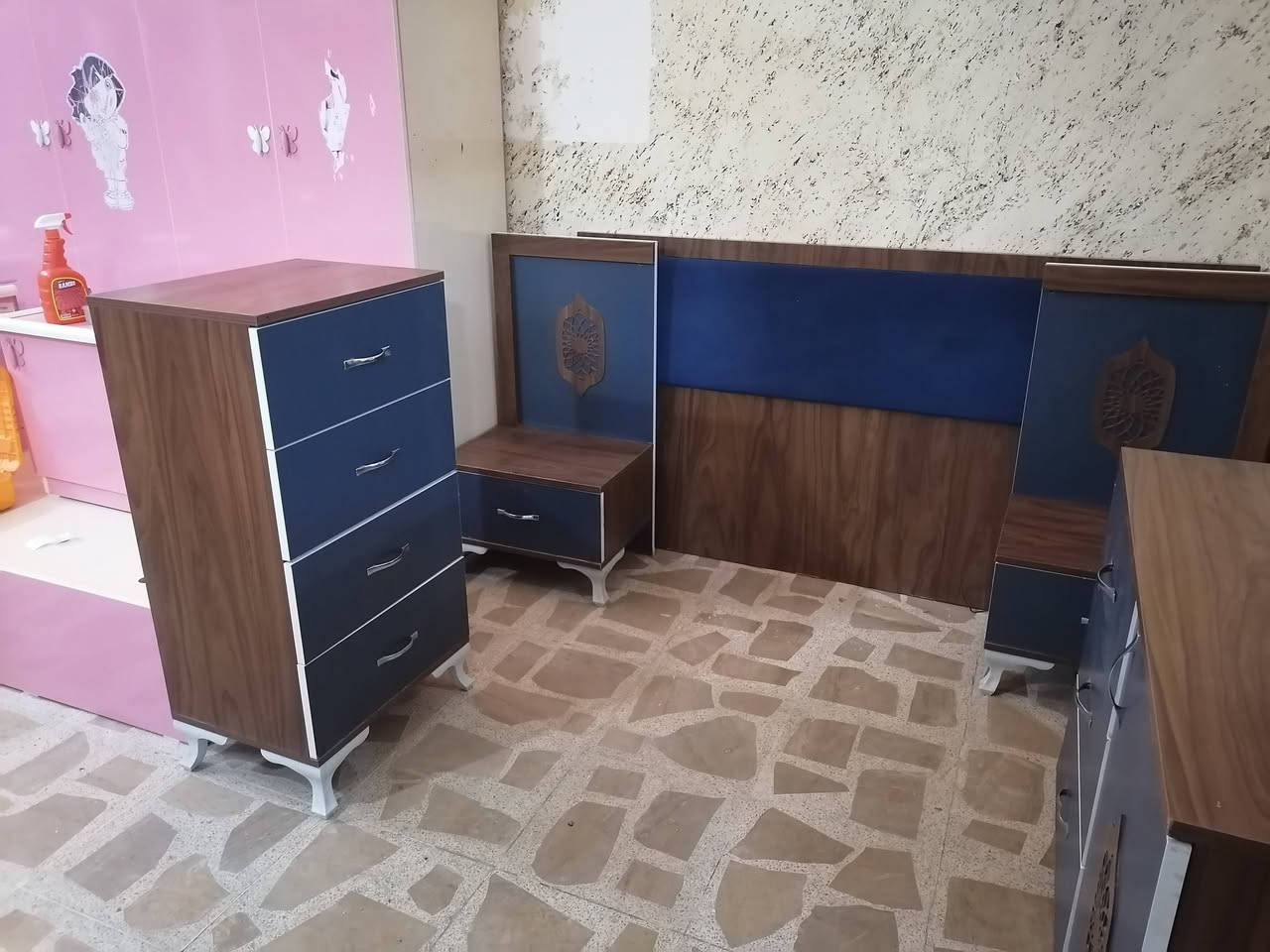 غرفه 6 قطع عنوان زانكو99 تلفون اتصال واتساب فايبر ***********
