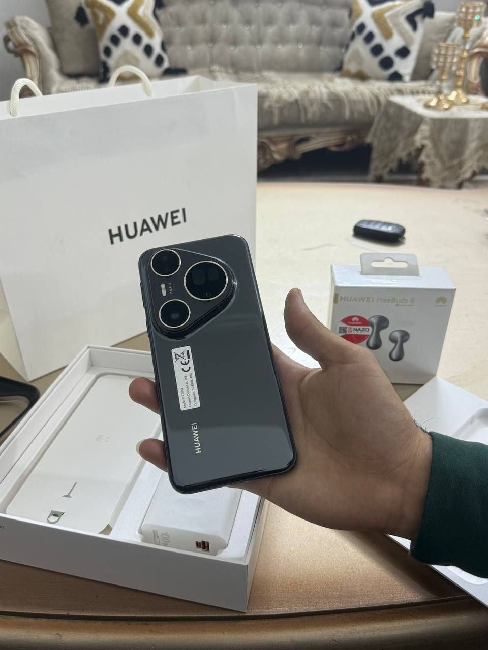 السلام عليكم
للبيع
 Huawei Pura 80 Ultra جهاز 

512GB  

الجهاز نظيف نظافة تامة اخو الجديد
 ما مفتوح نهائياً
 ما بي تصليح ولا تبديل قطع
 بطارية 99% 
علبة + كل ملحقاته موجودة

 السعر: 1,450,000

📍 المكان: بغداد
توصيل موجود داخل بغداد فقط

للتواصل الخاص مفتوح


**إذا كنت صاحب هذا الإعلان وتريد حذفه لأي سبب، رجاءا أرسل رسالة إلى الدعم الفني**