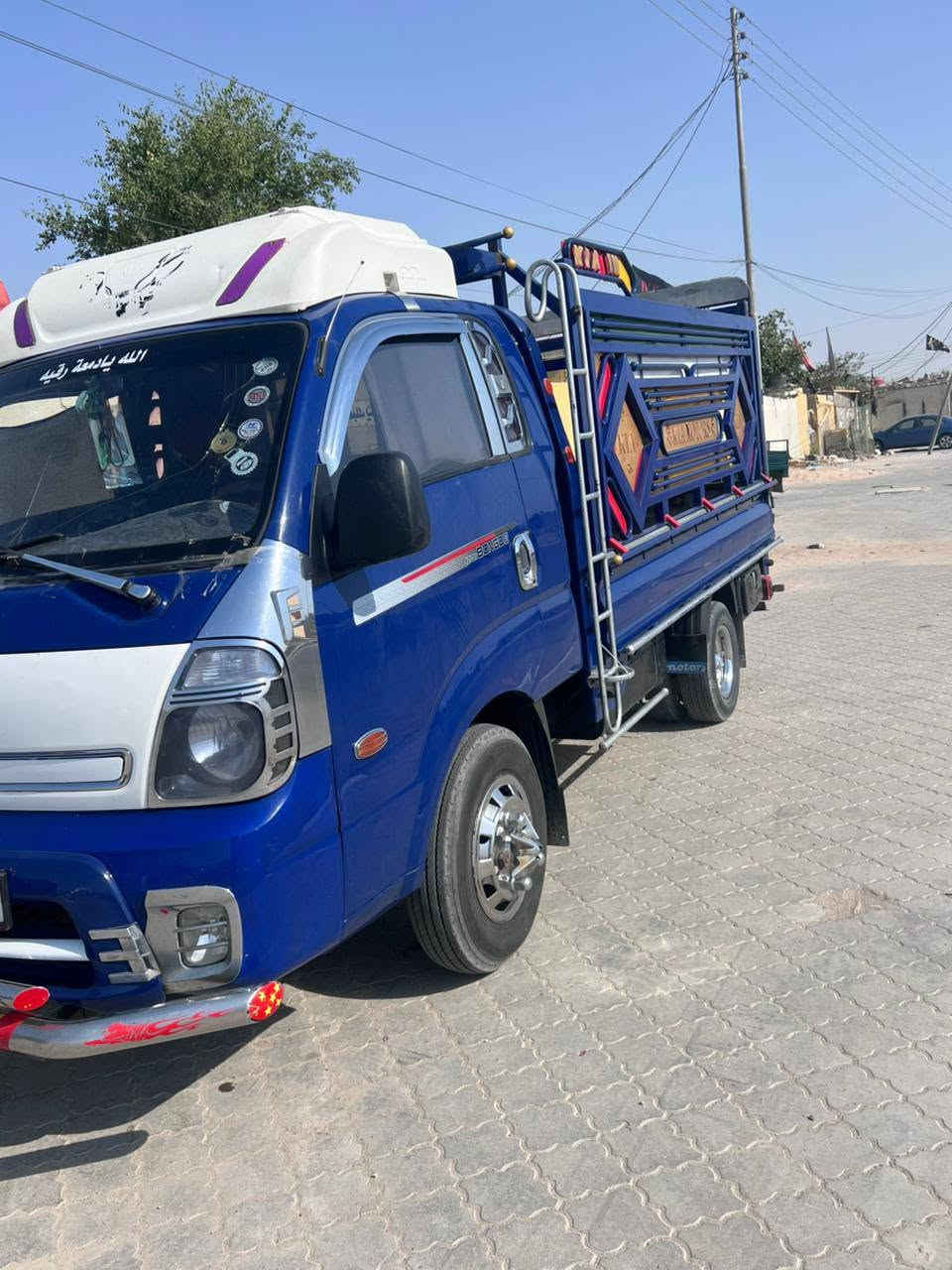 كيا بنجو موديل 13 صبغ جمالي مكان بصره الزبير كفاله السياره من ضربه المحرك مكمل محرك سبعه 125 وبيها مجال ***********

