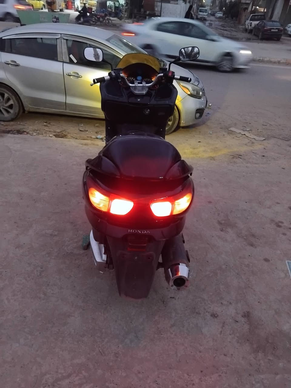 السلام عليكم دراجة فورزة للبيع صفر 8
حلوة وجاهزة كهربائيات جاهزة بس الكشن يرادلة دوشمة شلعة ومعدل وين ميعجبك السعر 850وبيهة مجال بسيط او مراوس بدراجة وفرق العنوان بعقوبة حي المعلمين قرب جامع الشهيد وضاح للاستفسار على الرقم ***********
