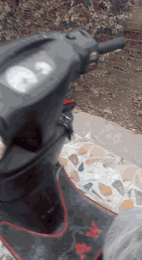 فراشه سلف • كهربائيات شغاله • على الفحص