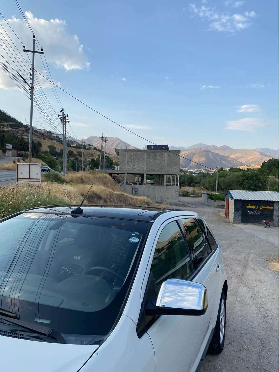 فۆرد ئیدج مۆدێل 2013 SEL
‏(v6) شەش پستۆن مەکینە 3.5L 
مواسەفات:
١- دەبڵ ئەکسل (AWD)
٢-کوشن جلد
٣-کوشین کارەبایی و هیتەر 
٤-لایت(LED) 
٥-دەبل گێر ( عادی و تۆماتیک )
٦-شاشە گەورە
٧-سوکان ڤۆلیۆم
٨- سەقف پانۆراما
٩-تحدید سرعە
١٠-تەبرید لەمس
١١-تەبرید مەکەزی
١٢-دەرگای پاسۆرد 
١٣-گێچی RPM  ئەلیکتڕۆنی
١٤- دوو (سویچ کۆنتڕۆڵی ) بیلادی لەگەڵە
١٥-قوفل مەرکەزی 
‏١٦- سيستمي CarPlay و AndroidAuto  
‏١٧-هۆک بیلادی توانای ڕاکێشانی 4 تۆن ی هەیە

سەیارەکە فول فول مواسەفاتە تەنها دوو پارچە بۆیاغی هەیە ( چاملغ و دەرگای دواوە)  بێ ئەوەی نوقتەش ژورەوەی گرتبێ بە هیچ شێوەیەک ژورەوەی نەگرتووە هەموو ئێڕباگەکانی بە شەرت نەتەقیوە گێڕ و مەکینەی بە شەرت نەکراوەتەوە ڕەقەم و سەنەوت نوێیە . نرخی 130$ وەرەقە و معامەلەی تێدایە 
***********
*********** أربيل, العراق
