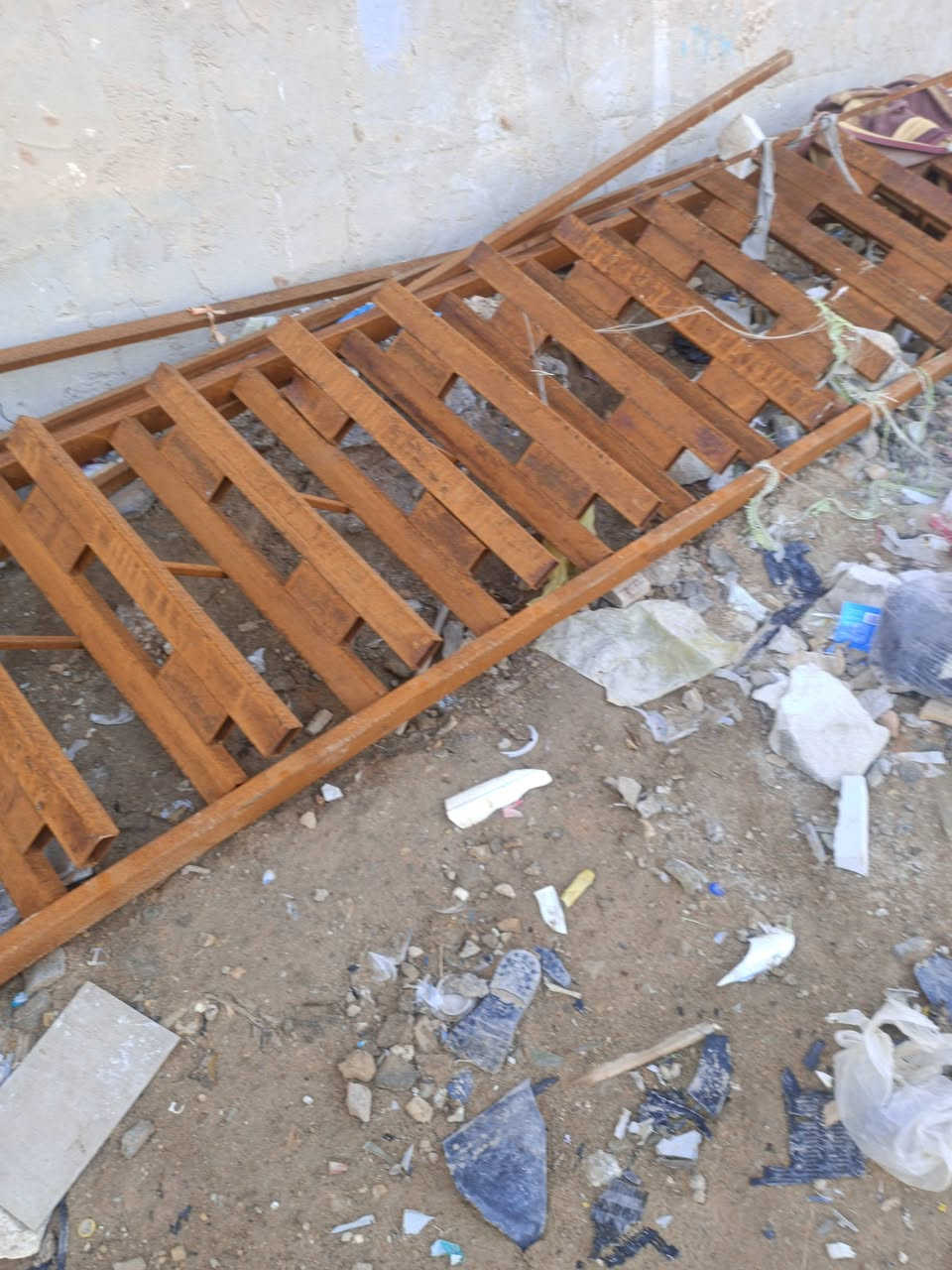 درج طوله 6 متار سعره 250
مكاني نجف 
***********
