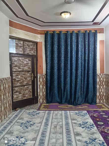 سلام عليكم بيت للبيع مساحه الكليه 340 العرض 15ونص النزال 22 بناء 170 غرفتين نوم، وصاله كبيره واستقبال ومطبخ صحيات خارجيه، وحمام داخلي البناء بلوك السطح صب ، طابو زراعي سند 25،المكان بالقرب من محطة الشيخ،
الاستفسار ***********
مكلف بلنشر
