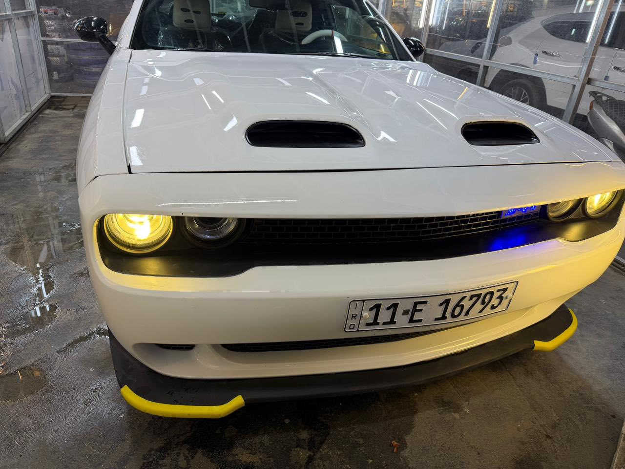 جالنجر
SXT 6سلندر 
شاشه وسط تحكم ستيرن قطعتين تبريد كشنات مخمل 
وباقي لمواصفات لمعروفه 
سياره كامله ع ايدي مناقصهه شي كشرهه كله نضيف 
مكينه كير خير من الله 
حادثهه من امريكه جاملغ وبنيد واجه بيهه كلير جاملغ لخلفي وجاملغ لخلفي ثاني بي بارد  سونار مرفق بلمنشور 
سياره ماشيه 73k 
مكاني بغداد 
***********
