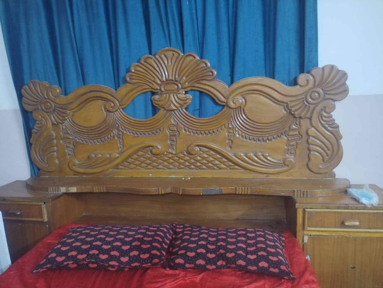 غراض للبيع شارع ٨٠
***********
