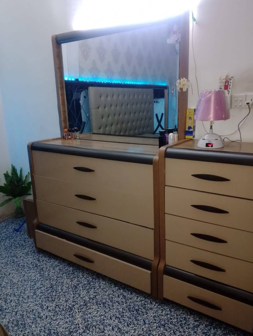 للبيع ***********
