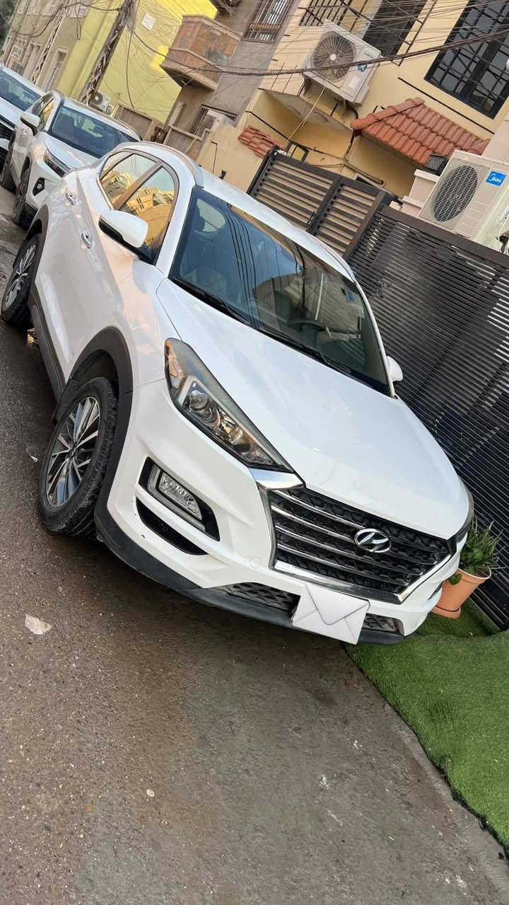 السلام عليكم
توسان 2020 وارد خليجي
محرك 2000
رقم بغداد 
السيارة ماشية 79 الف فقط
فول مواصفات عدا الفتحه 
مري شفط كشنات كهرباء 
٣ وضعيات قيادة سبورت ومعتدل واقتصادي 
السيارة بيها بارد شبرين بالصندوق ( الجنطه ) فقط 
سيارة مال بيت نضافة 100%
السعر 205 
مكاني بغداد حي العدل 
للتواصل ***********
