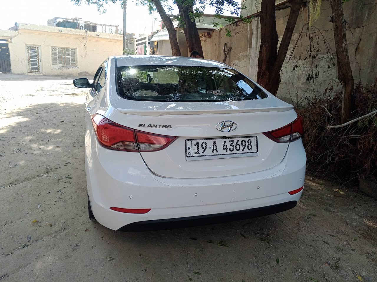 النترا خليجيه مديل 15مكفوله بيه بس بارد قليل باب السدر مكينه 1800السياره باسمي مكينه  وكير وحداديه وتاير كله جديد تبريد فول السيارة فول ماعده البصمه***********
