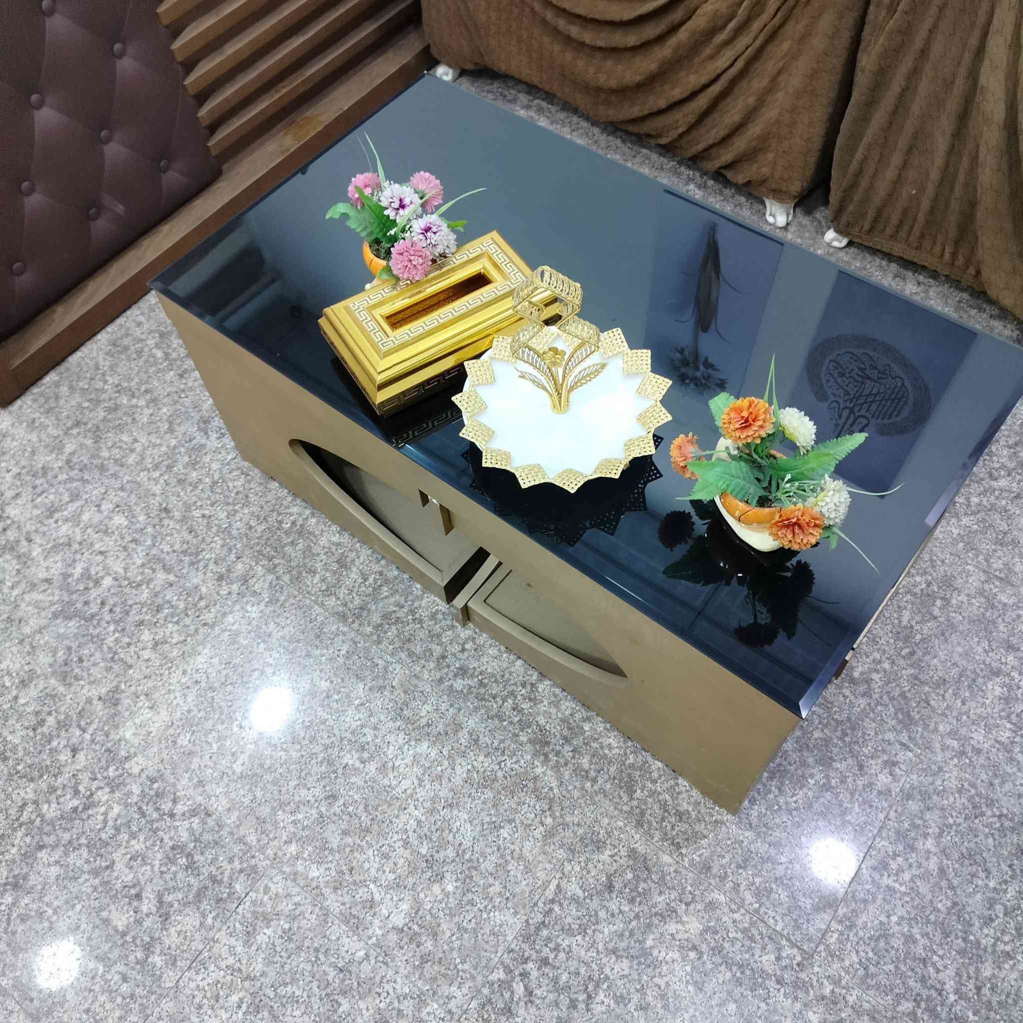 بيع الأثاث الموجود في الصور
الاتصال ***********
