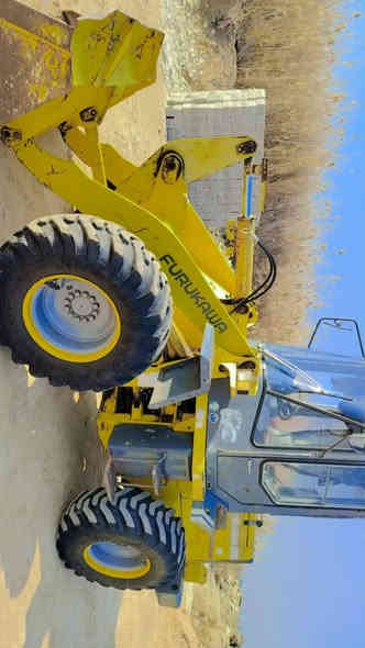 شفل للبيع فوركاوه حجم 310 رقم قادسيه منزل موديل ٩٥رقم انكليزي مكلف بنشر ***********
