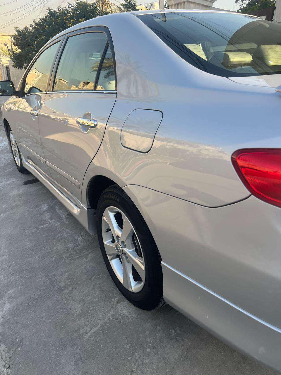 السلام عليكم ورحمة الله وبركاته 

مكلف بالنشر             مكلف بالنشر 

كورلا خليجي 2013 فول مواصفات 1/1 مكينه 1800 بدون صبغ بدون بارد ماشيه 66 الف كيلو تخم تاير جديد باتري جديد سنويه جديده هزه وفحص مرور جديد 

السياره جديده جدا بلك والنوزل غير مفتوح على وضع الشركه 

مكانها بغداد 
***********
واتساب موجود السليمانية, العراق
