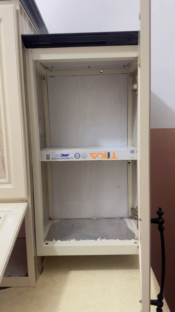 هلو سنك و ملحق نضيف ما بي اضرار بس فطر واحد اباب وحده و ممبين مأشره عليه بالصورو الداخل هم نضيف بس الجلاد مشلوع يعني ما بي شي نهايته 150 العنوان بغداد حي  اور اليريد يتفضل خاص


**إذا كنت صاحب هذا الإعلان وتريد حذفه لأي سبب، رجاءا أرسل رسالة إلى الدعم الفني**