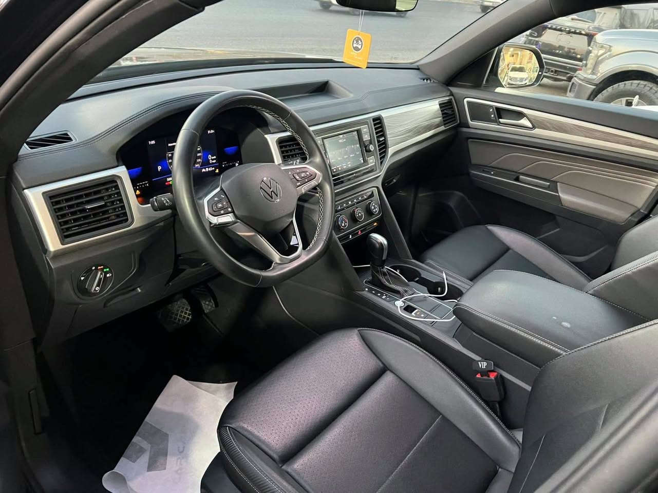 VOLKSWAGEN ATLAS SE
موديل: 2022
وارد: امريكي
رؤيشتن: 50,000مايل
نرخ: 21,000$
مؤبايل📞: *********** أربيل, العراق
