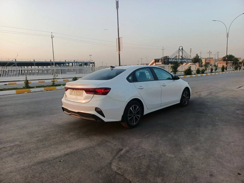 للبيع كيا فورتي موديل 2024/ لون ابيض//
 فقط/// جاملغ اوبنيد فقط بدون  
السياره ماشيه  ⚙️⚙️14 الف يعني اخت الزيرو 
ملاحظه حجر البيئه رادارات كله ابلادي 💯💯
*************************************
مواصفات السياره/ شاشه كبيره تدعم كارابلي 
كامره دواره+ شاشة عطلات+ تحديد مسار 
رادار امامي+ تحكم استيرن فول+كروز سرعه 
ابلوتوث اواكس+ توقيف ذاتي+ مانع انزلاق 
ثلاثة انضمه قياده+ محرك 2000 دوش 
هاتف متوفر ***********
  السعر143بيه مجال
مكاني ناصريه 
سياره معوقين ذي قار 
وكاله عامه
