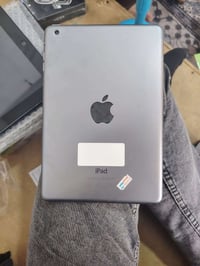 ايباد للبيع ذاكره 16 شراي اتصل 07709956499