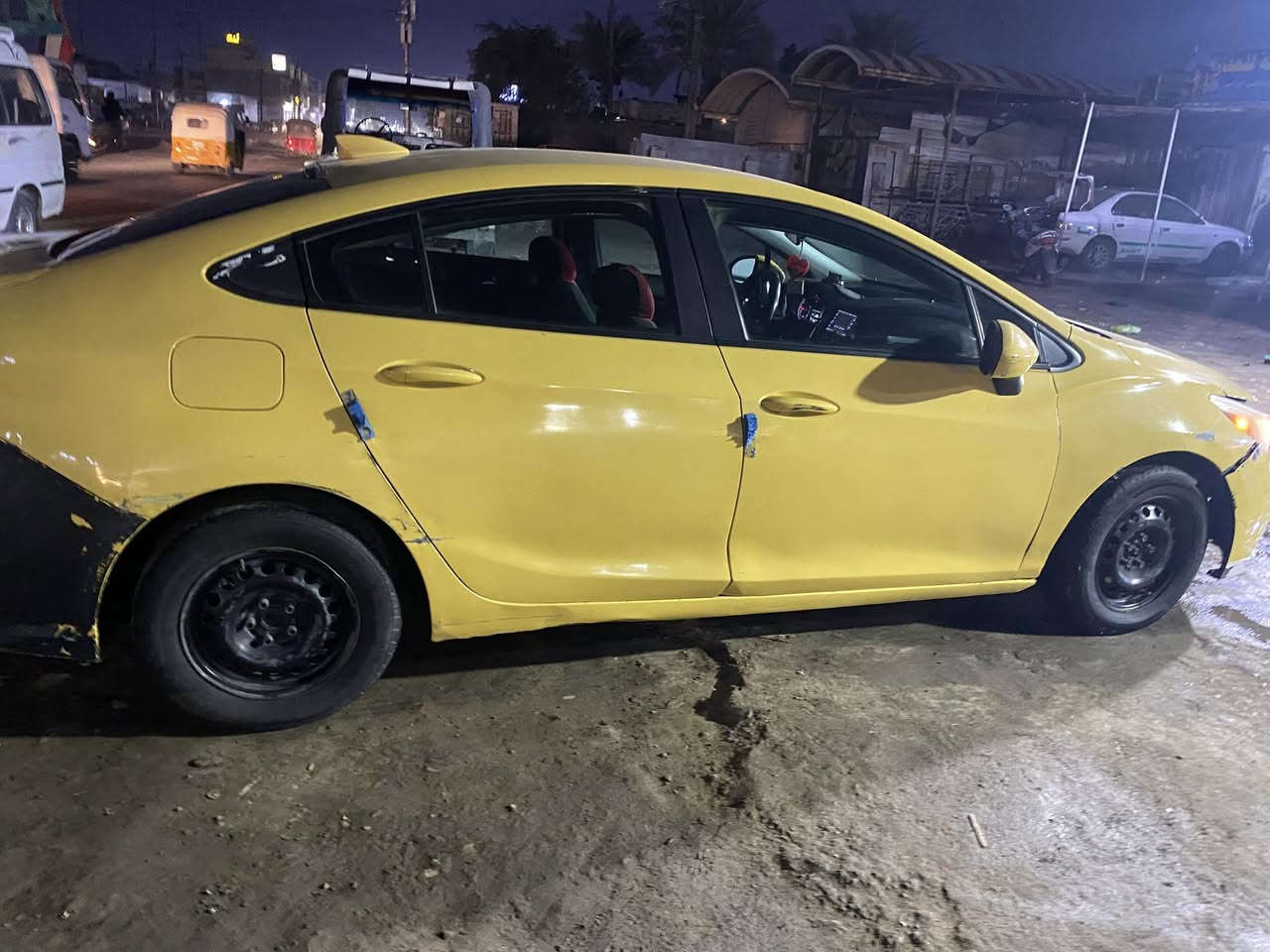 شوفر ليت كروز موديل 2019 مواصفات معروفه مكينه تيربو كير جديد صارله شهرين من شديته 
العنوان بغداد حي اور
بيع مستعجل السعر 68
***********
