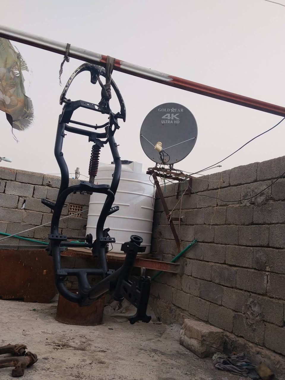 شاصي مال ماكس اصل قجمه ويرهم عداله همين شاصي هستوني مصبوغ حراري اسود طافي شاصي لاكسر  فطر وبراقي كلهن صاحيات ملاته وياه دبل خلفي سعره 120الف وبيه مجال مكاني بصره القبله الاستفسار ***********
