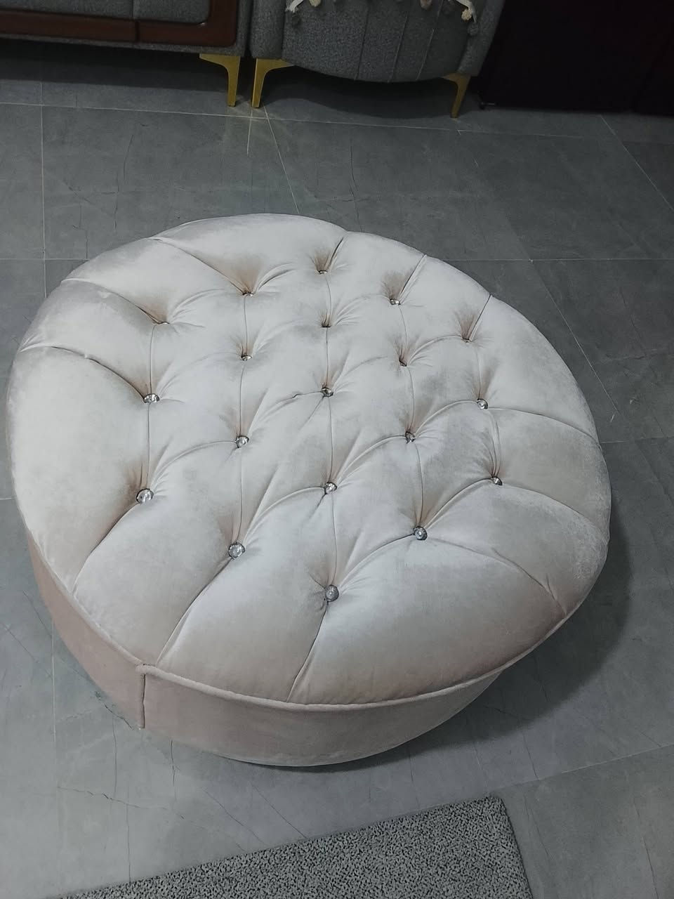 عارضه ماء جديده استعمال شهر اخذناهه ب 230الف ابيعهه ب 175الف قفل
طبله وسطية مدوشمه السعر 30 الف عنوان الوثبه للاستفسار ***********
