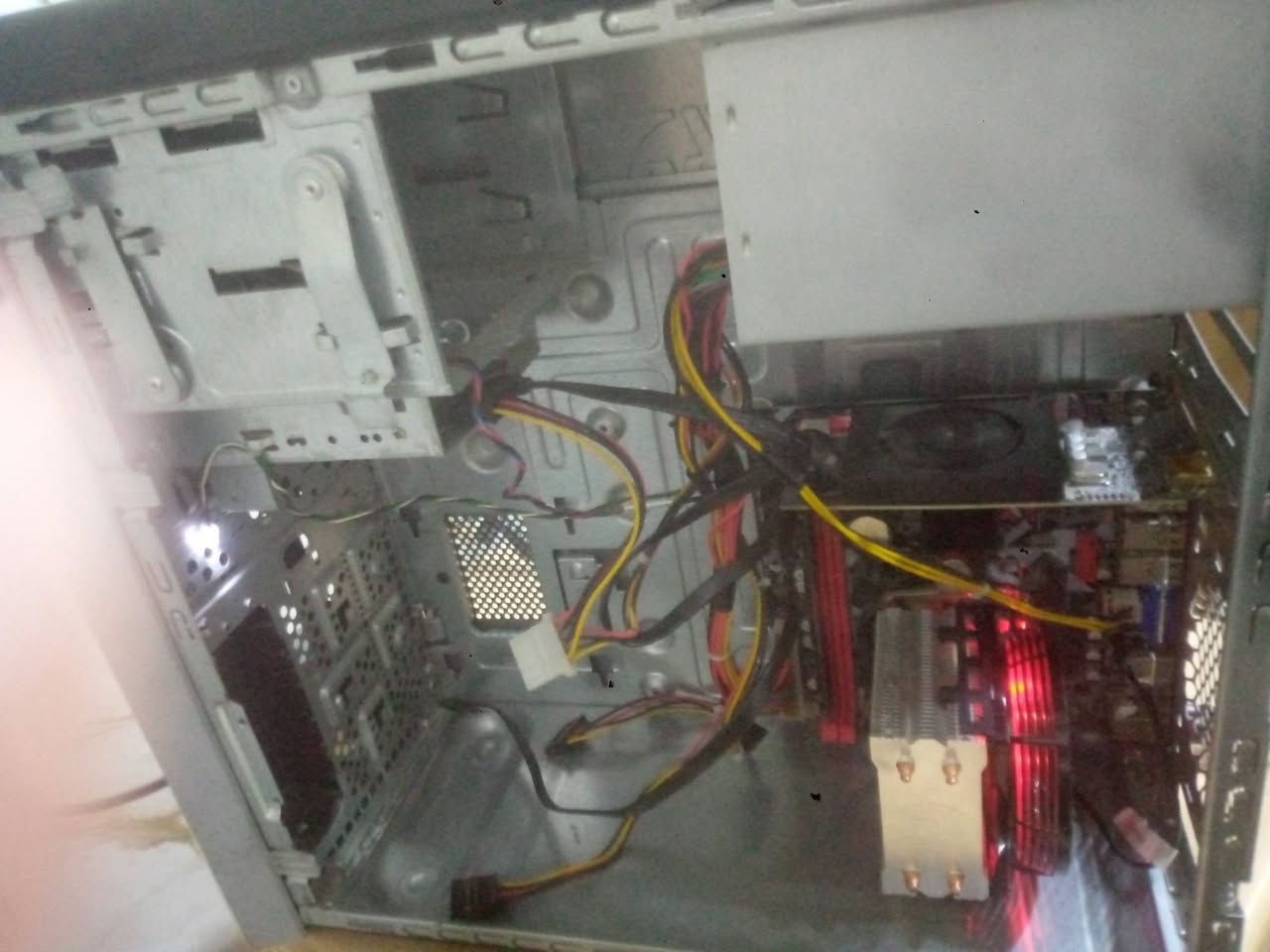 السلام عليكم 
حاسبة للبيع فقط كيس 
السعر 80 قفل 
تشغل GTA V و Pes بسلاسه 

مواصفات مذربورد Lga 1150 
معالج  كور اي ثري جيل ثالث  

كرت شاشه gt 710 ثنين كيكا خارجي 
رام  8 كيكا 
بورسبلاي اصلي 400 واط 
هارد HDD 320 كيكا 
تكدر تطورها براحتك 
مكاني كربلاء


**إذا كنت صاحب هذا الإعلان وتريد حذفه لأي سبب، رجاءا أرسل رسالة إلى الدعم الفني**