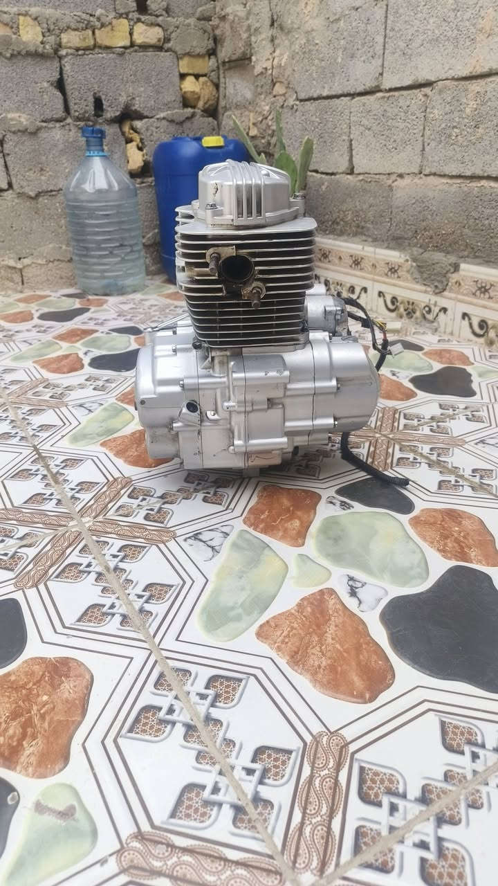 السلام عليكم مكينه للبيع ماصارله سنه من شديته طلع بيه صوت دشالي ومالي خلك سويه شتريت محرك وذبيته المكينه شغاله بس بيه صوت 150 وبيه مجال قليل ناصريه مركز


**إذا كنت صاحب هذا الإعلان وتريد حذفه لأي سبب، رجاءا أرسل رسالة إلى الدعم الفني**